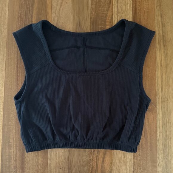 Lululemon LA Cap Sleeve Crop Tee Black - Est size 6 or 8 - Picture 1 of 5
